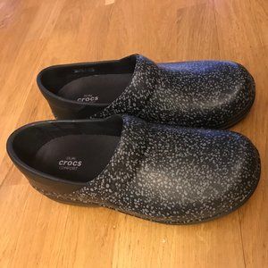 NEW Crocs Clogs 8W